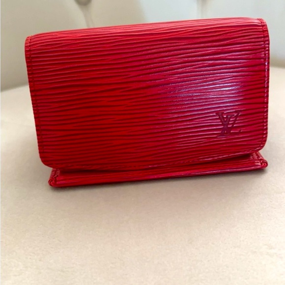 Authentic Louis Vuitton Epi Snap Wallet - Serial Code: CA0956. - Picture 3 of 8